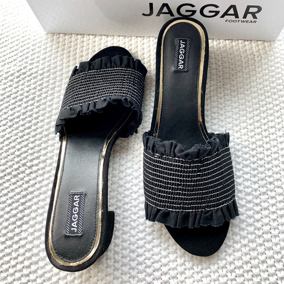Jaggar Stitched Block Heel In Black - Picture 2 of 3